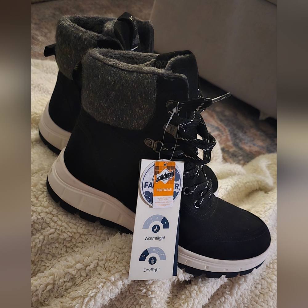 Roxy Women's Gray Plush Boots